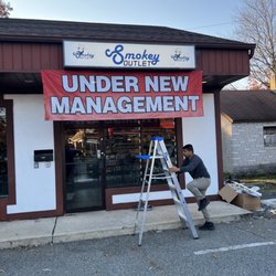 Smokey Outlet - Old Bridge