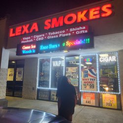 Lexa Smokes