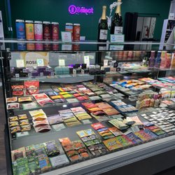 Emerald Triangle Dispensary Super Store - Roseburg