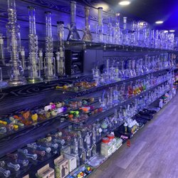 C & R Smoke Shop