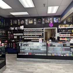 Royal Vape Smoke Shop - Milford