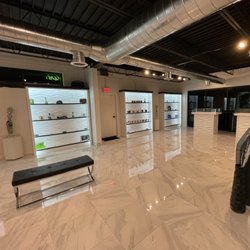 Platinum Leaf Dispensary by Emerald Treez